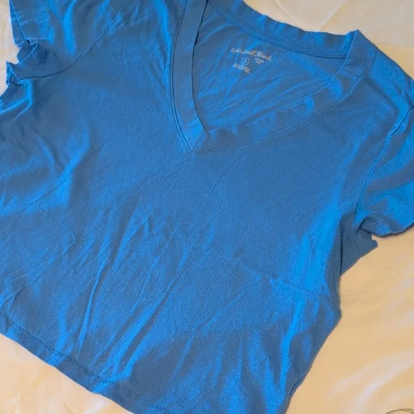 Universal Thread Blue V-Neck Crop Top - Picture 4 of 7